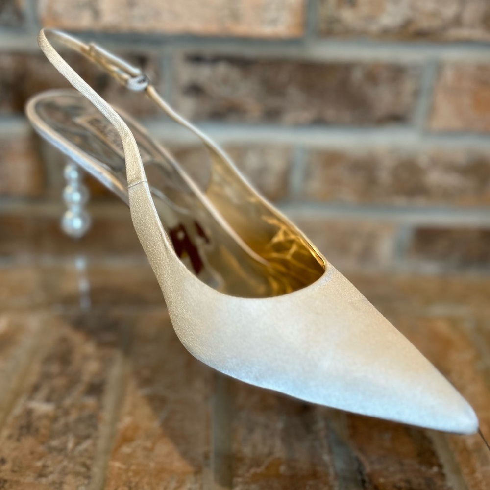 Badgley Mischka Beatrix Slingback Pumps - Champagne with Pearl Heels *Gorgeous*